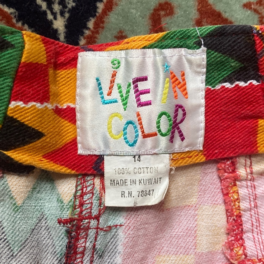 Live In Color shorts - Picture 2 of 3